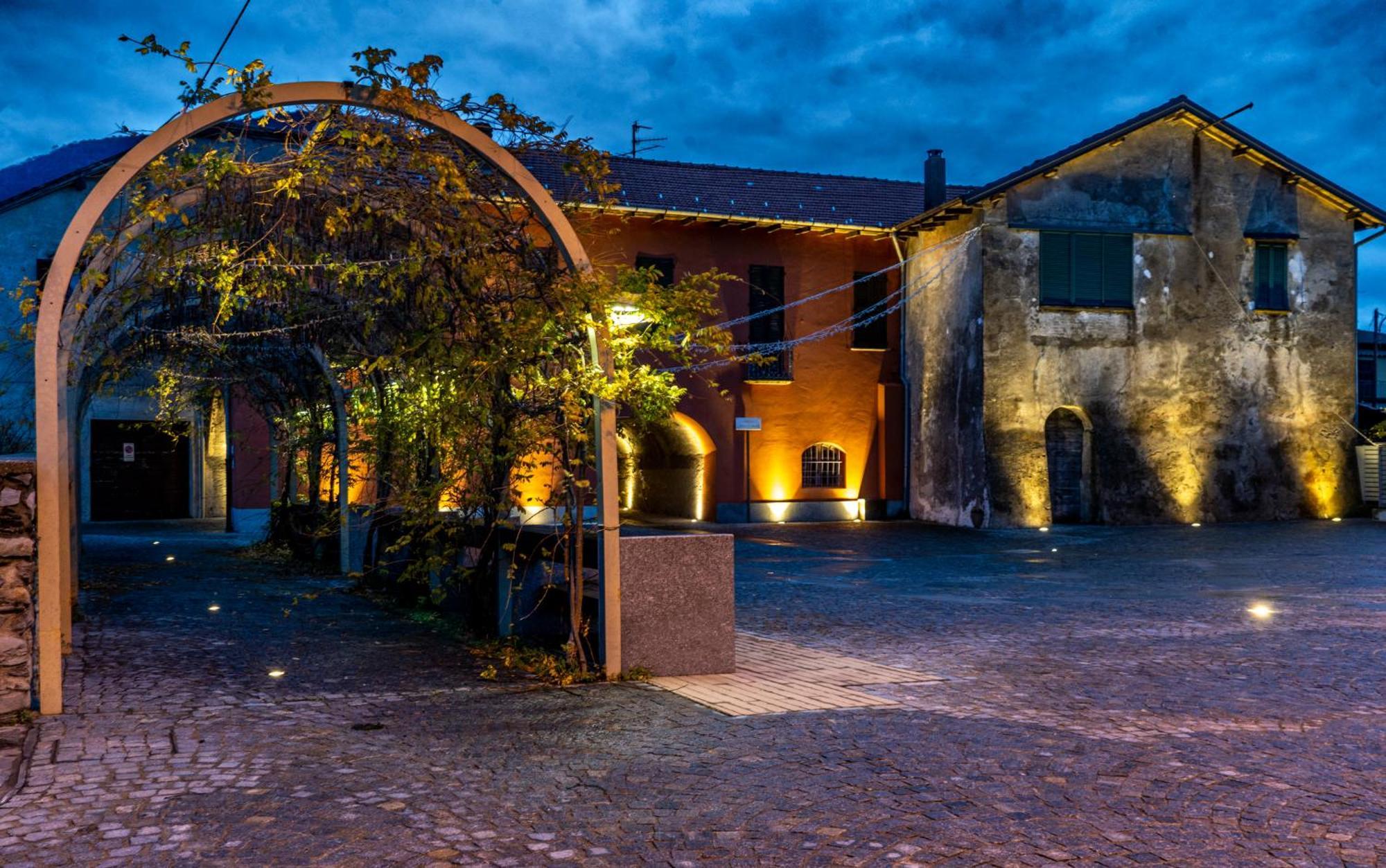 Casa Del Borgo "Aria & Acqua" Sul Lago Maggiore Maccagno Eksteriør bilde